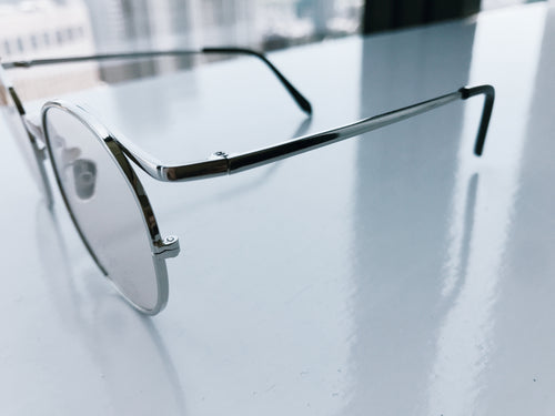 Metallic frame sunglasses