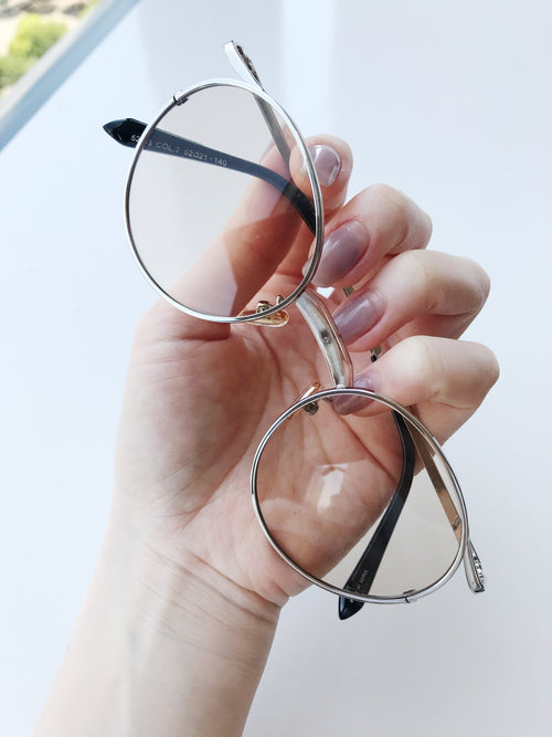 Metallic frame sunglasses