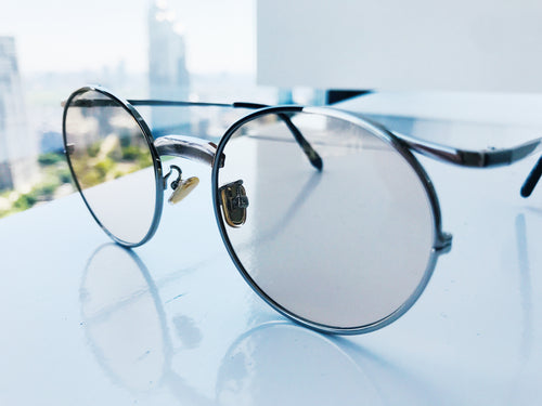 Metallic frame sunglasses