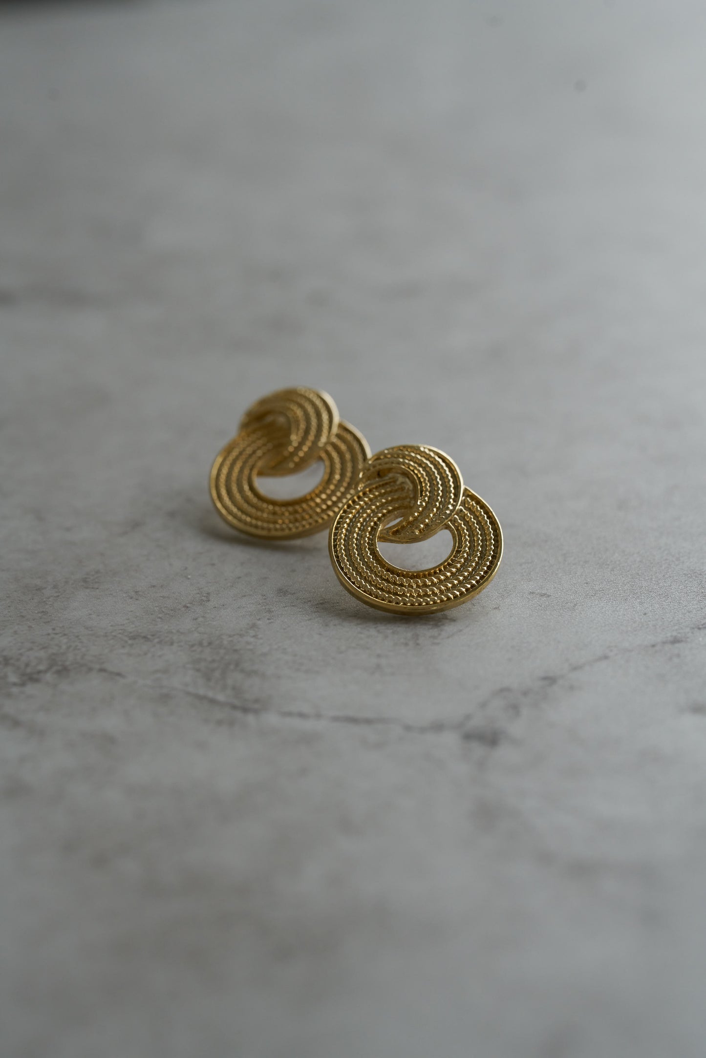 Gold String Pierce