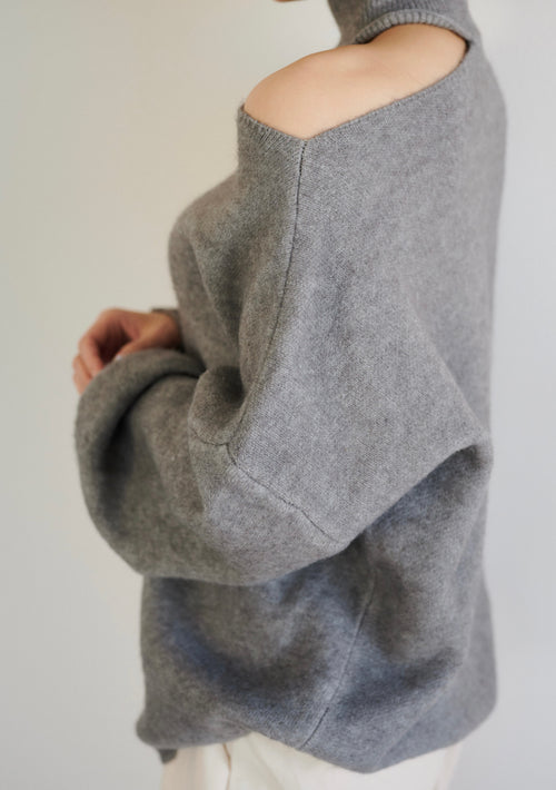 Cut shoulder knit [WHITE/GLAY]