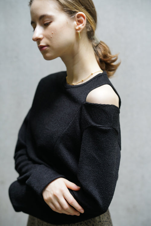 Open shoulder knit tops