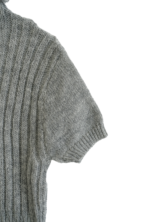 Short  knit tops