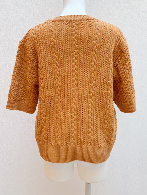 Short sleeve cable knit