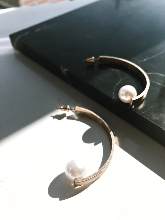 Pearl arch pierce.