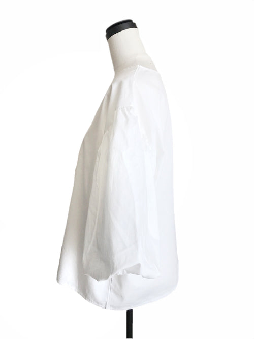 Volume sleeve blouse [WHITE/BLACK]